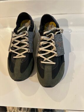 Y-3 Men's Black and Olive Green Low-Top Sneakers